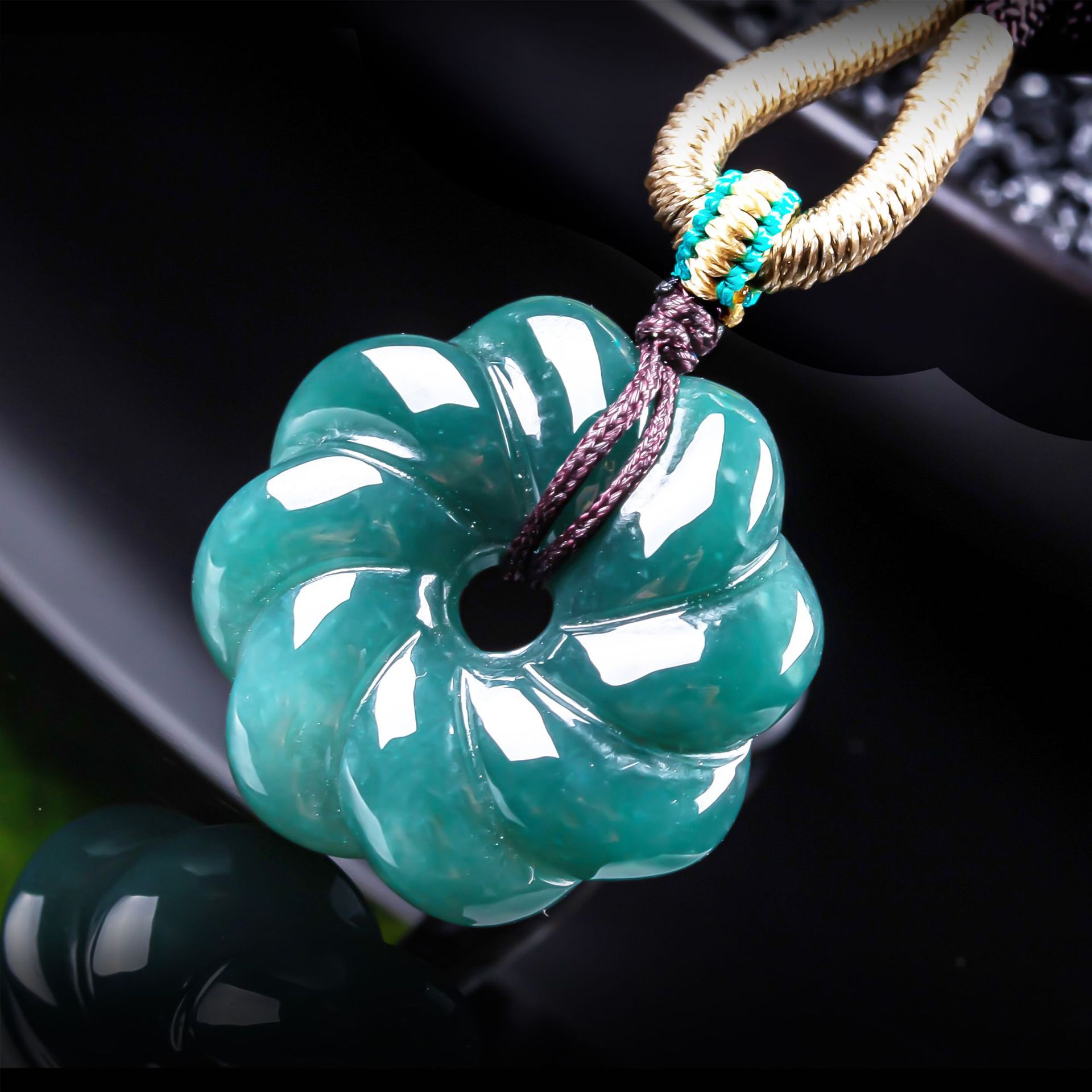 Jewelry & Watches Spółka Z Ograniczoną Odpowiedzialnością Sp Z Oo - Natural Burmese Jadeite Flower Pendant Necklace